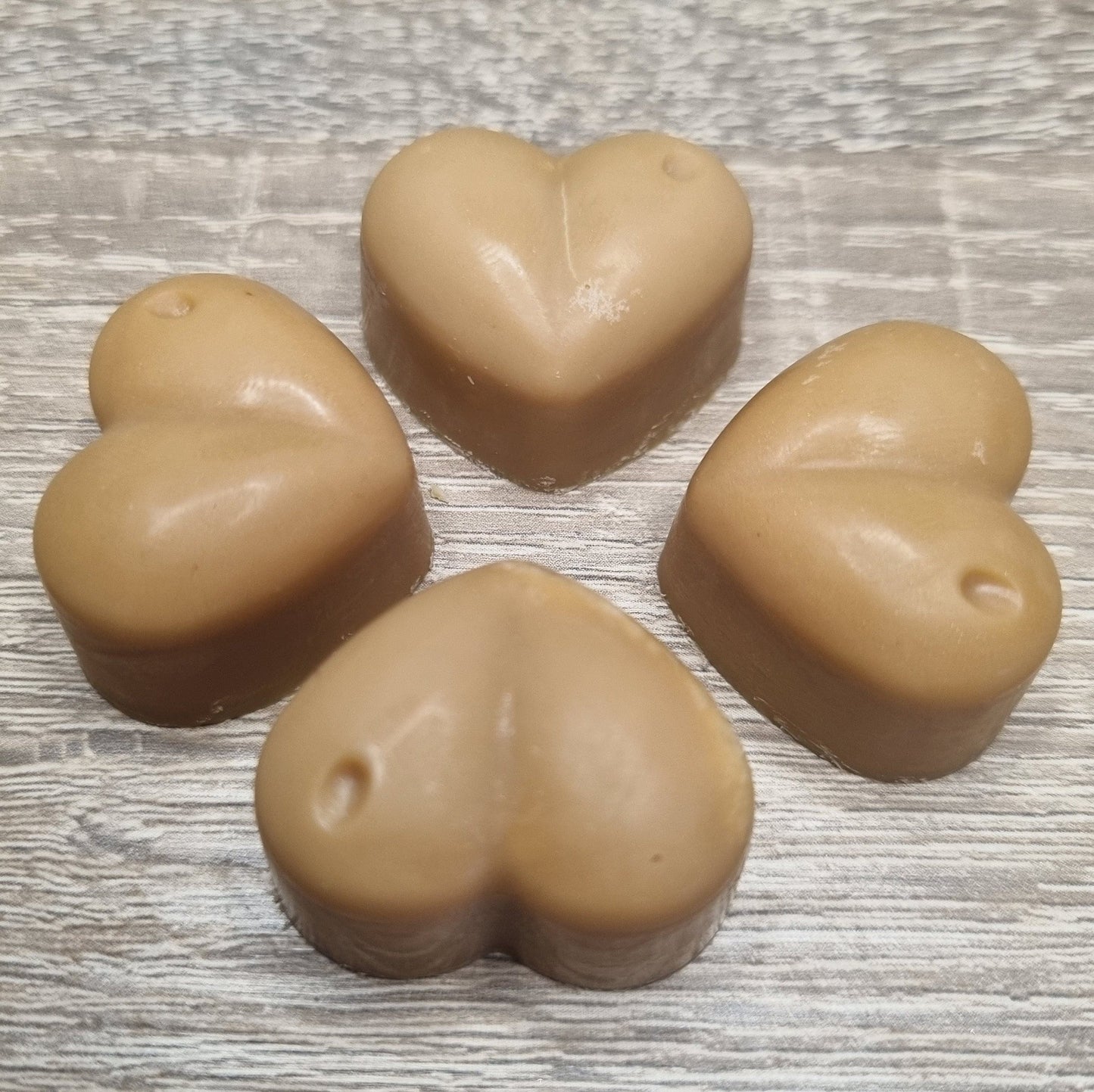 Waxmelt in hartvorm - Kaneel geur - 4 stuks - 30 gram ruim 15 uur geurplezier