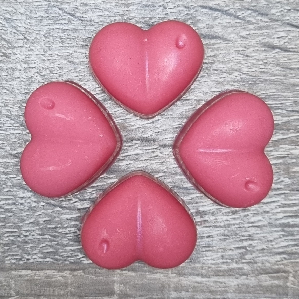 Waxmelt in hartvorm - Kersen geur - 4 stuks - 30 gram ruim 15 uur geurplezier