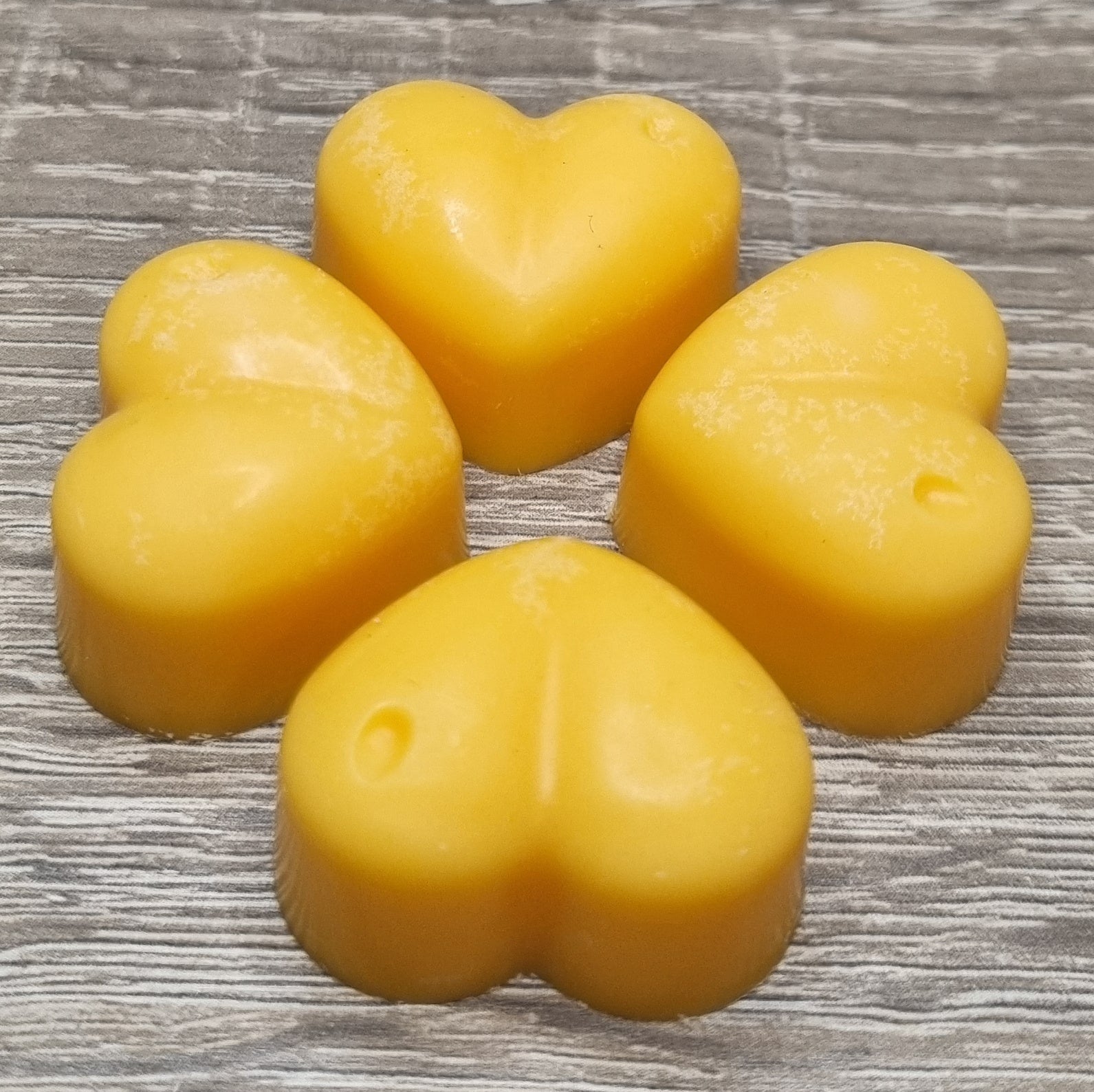 Waxmelt in hartvorm - Sinaasappel Kaneel geur - 4 stuks - 30 gram ruim 15 uur geurplezier FOTO VOLGT NOG